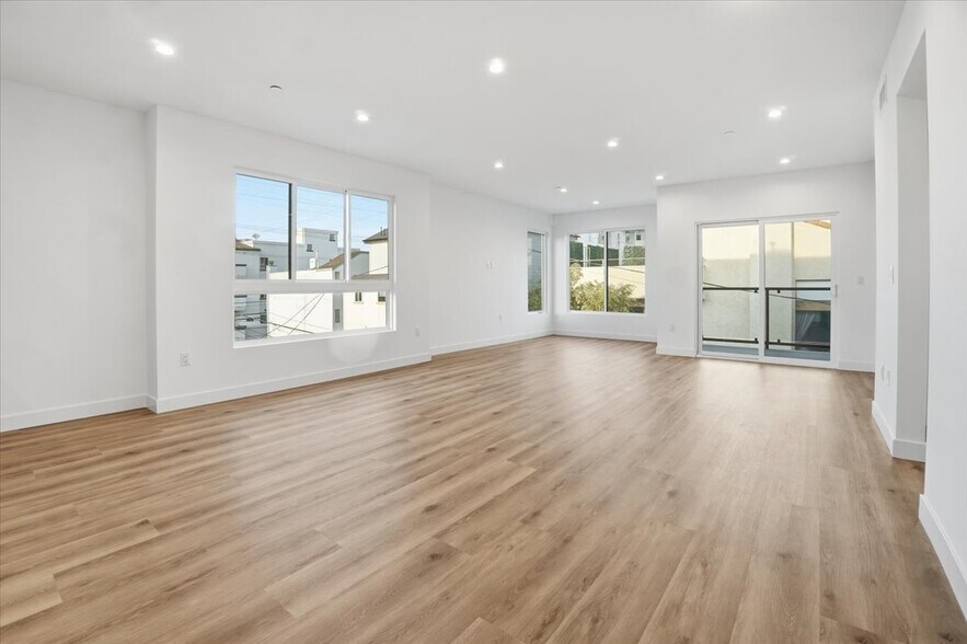 Building Photo - 1820 Prosser Ave