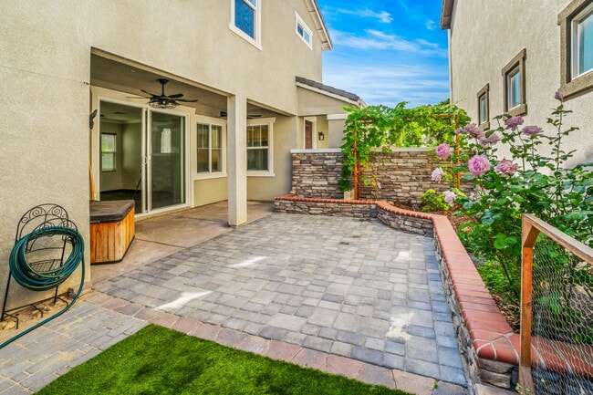 Building Photo - 1225 Los Olivos Street