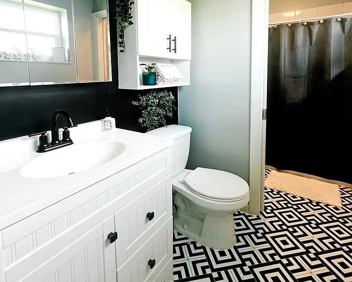 Master bath connecting to shower - 21733 Edgewater Dr