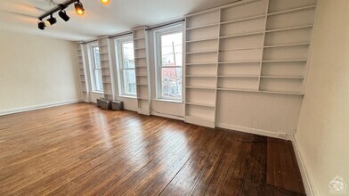 Building Photo - 612 Warren St
