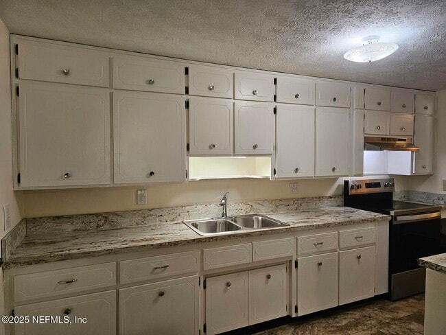 Building Photo - 2061 Harvard St