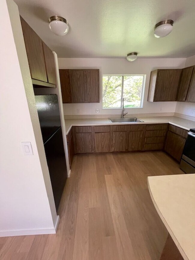 Building Photo - 5525 Capistrano Ave