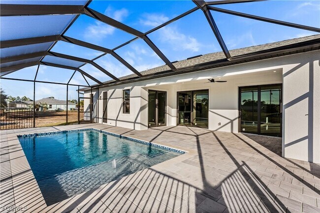 Building Photo - 3318 NE 13th Pl