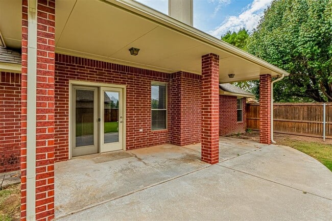 Building Photo - 11517 NW 6th St