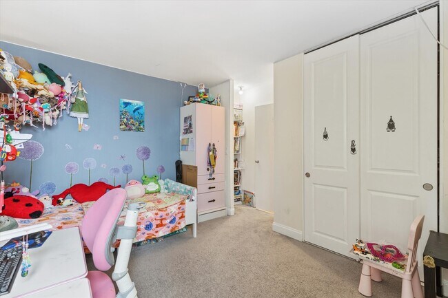 Building Photo - 1850 N Clark St