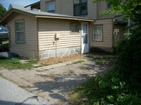 Building Photo - 108 S College St