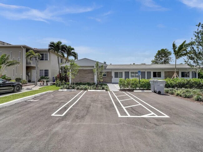 Building Photo - 3208 NE 9th St