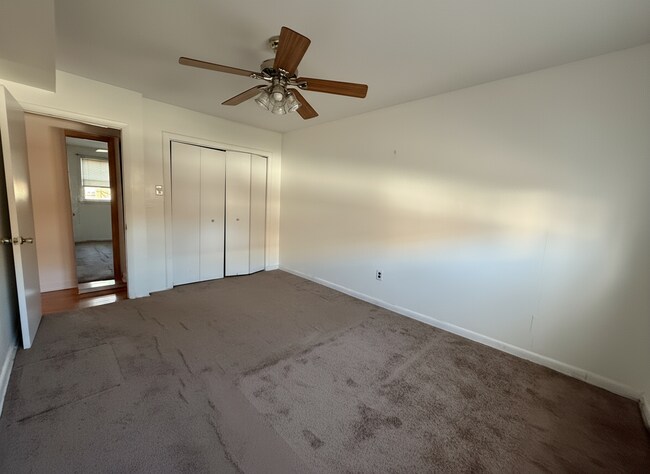 Building Photo - 6901 Valley Ave