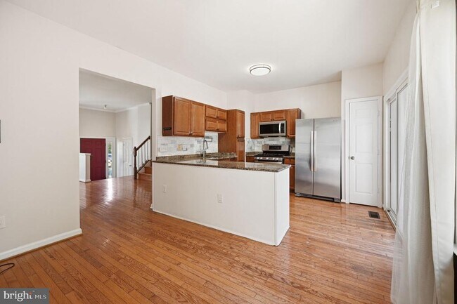 Building Photo - 7676 Helmsdale Pl