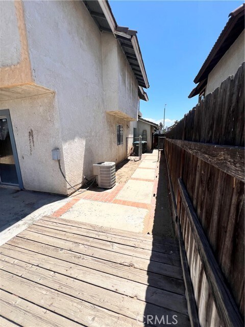 Building Photo - 1195 Bautista Ln