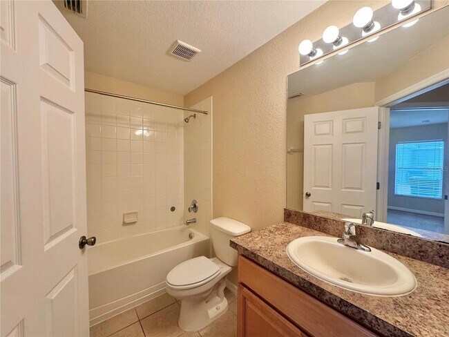 Building Photo - 140 Mandolin Dr