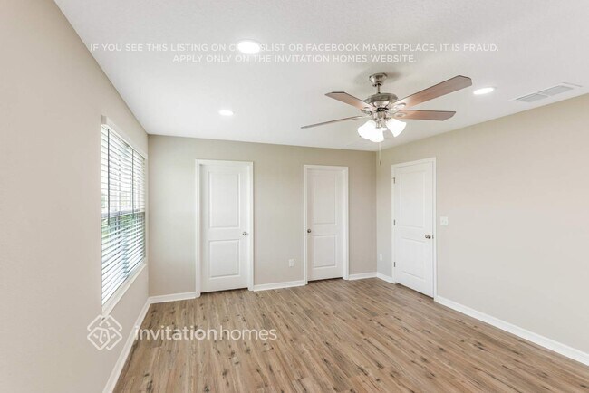 Building Photo - 10538 Medford Lakes Dr
