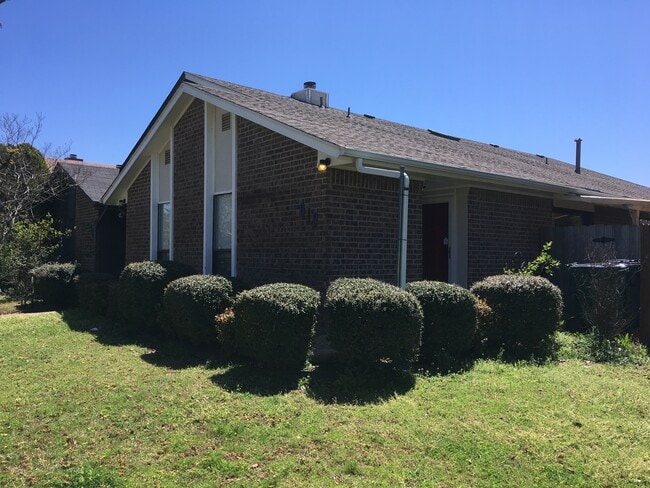 Building Photo - 818 NW 137th St