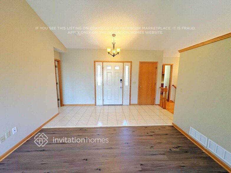 Building Photo - 21020 Floral Bay Dr N