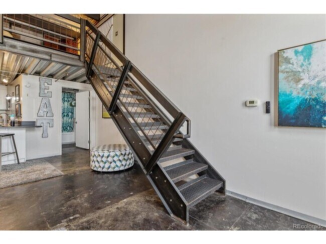 Building Photo - 1111 Osage St