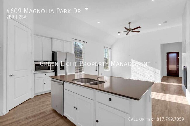 Building Photo - 4609 Magnolia Park Dr