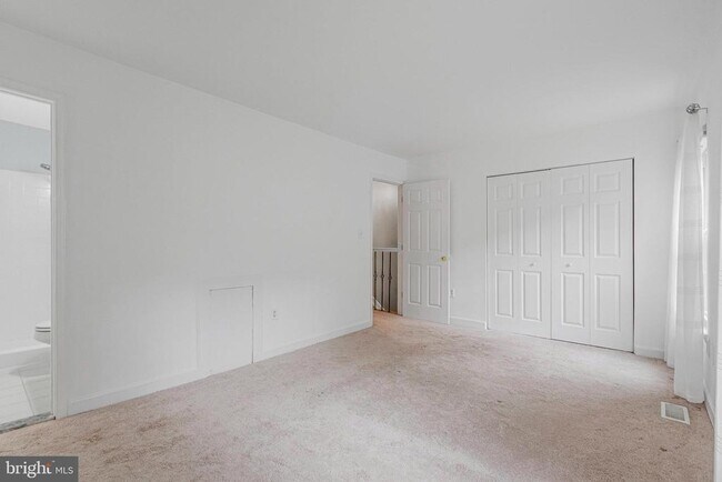 Building Photo - 6401 Old Scotts Ct
