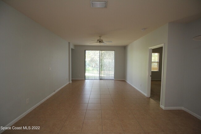 Building Photo - 425 Breckenridge Cir SE