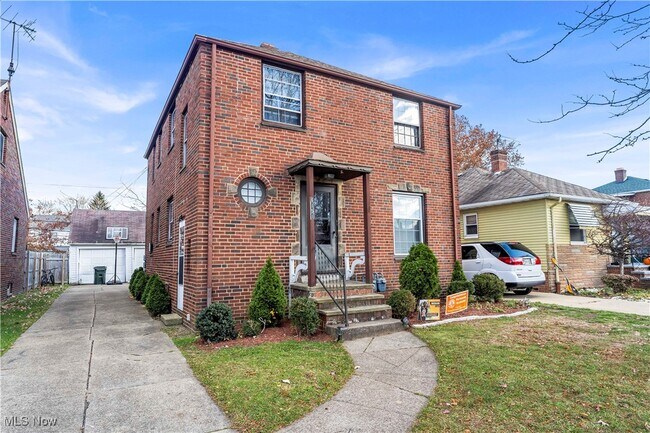 Building Photo - 6151 Wareham Dr