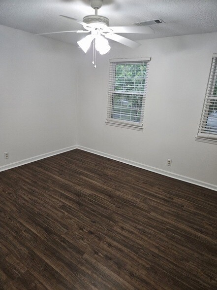 Building Photo - 117 McMurray Cir