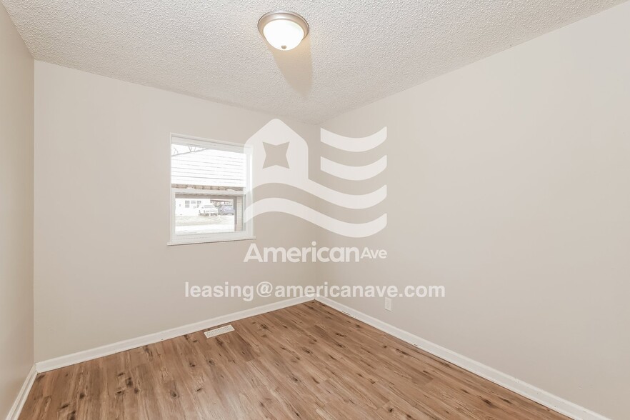 Building Photo - 4709 E 33rd St