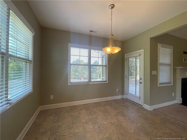Building Photo - 3900 Limwert Ln