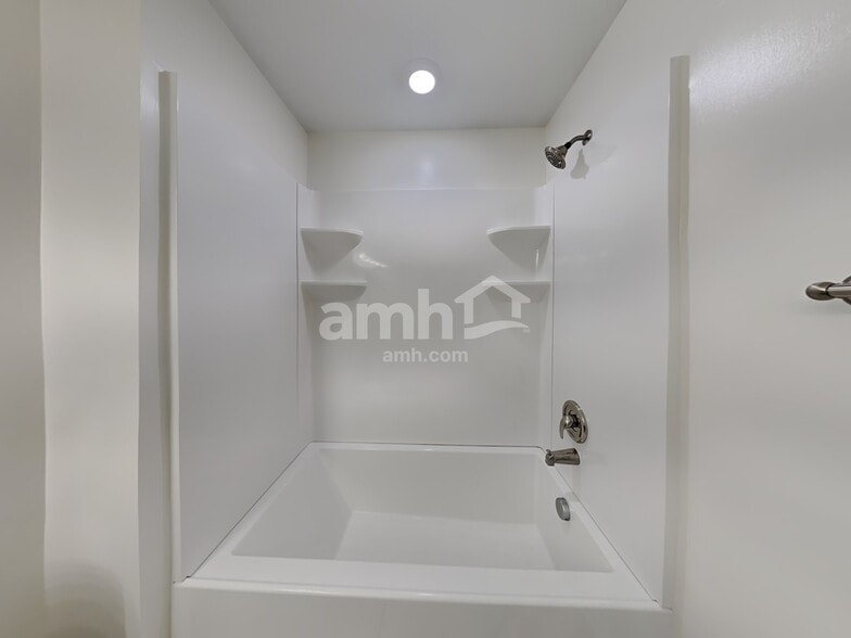 Building Photo - 321 Bowfin Trl