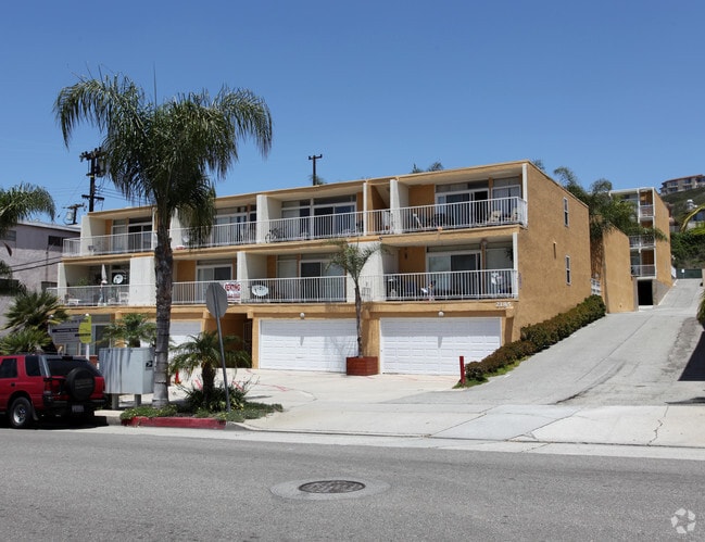 Building Photo - Ocean View Villas
