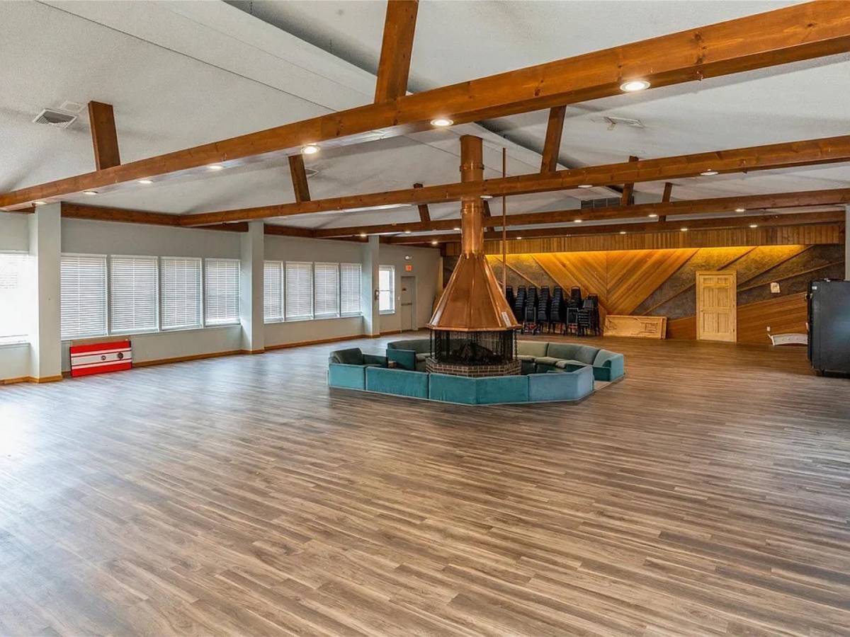 Building Photo - 50 Gibbs Rd