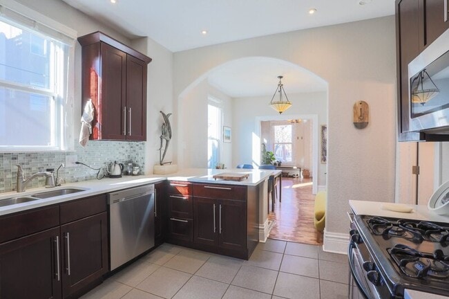 Building Photo - 2220 W 31st Ave