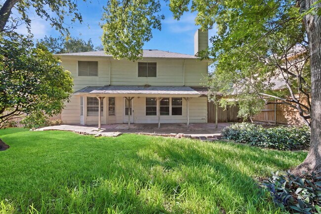 Building Photo - 4 Bedroom home with ZERO carpet close to RAFB