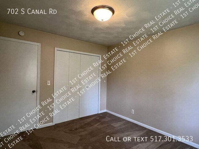 Building Photo - 702 S Canal Rd