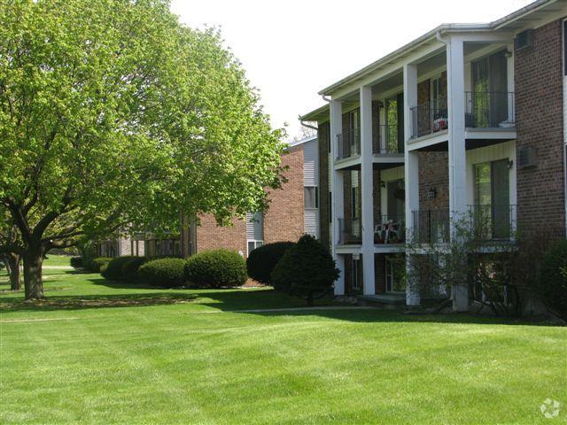 Building - Sandridge Townhomes & Apartments