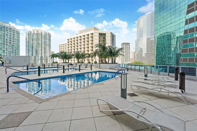 Building Photo - 200 Biscayne Blvd Way