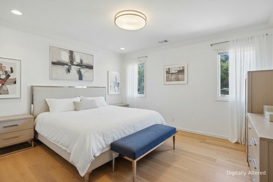 Building Photo - 544 Sunset Way