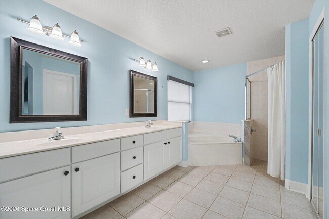 Building Photo - 2553 Christopher Dr