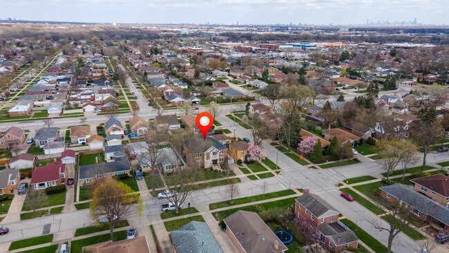 Building Photo - 8105 N Oconto Ave