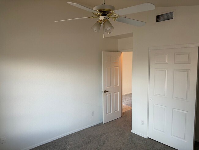 Building Photo - 55+ 2 Bed 2 bath home!