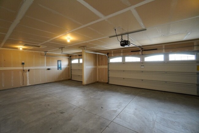 Building Photo - 13776 S Piano Ave