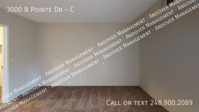 Building Photo - 3000 N Pointe Dr