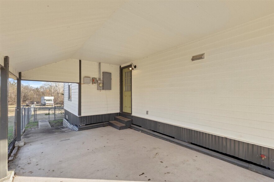Building Photo - 314 Woodard St