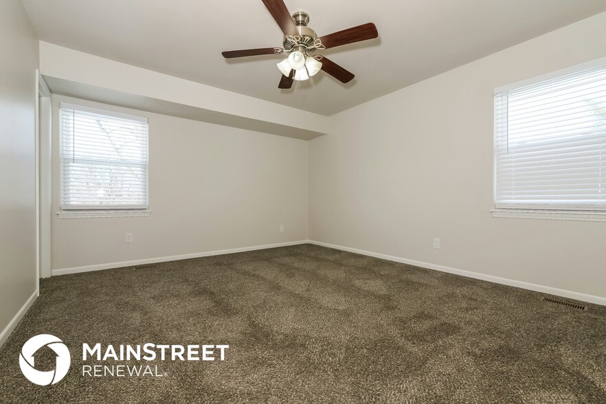 Building Photo - 8400 N Atkins Ct