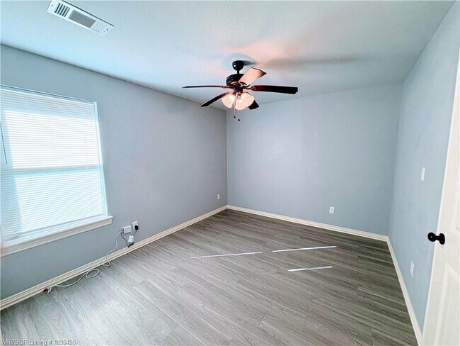 Building Photo - 1103 Springhill Rd