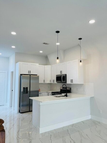 Building Photo - 7931 Fowlie St