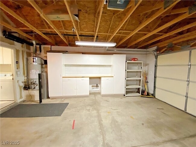 Building Photo - 1037 Cedar Pines St