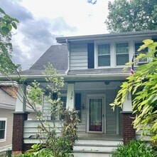 Building Photo - Beautiful Historic Kenilworth 3 bed, 1.5 b...