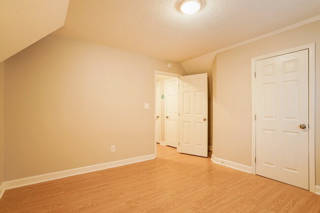 Building Photo - 4813 Draper Rd