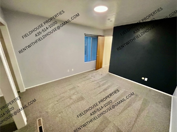 Building Photo - 1265 N 400 E