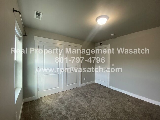 Building Photo - 14882 S Lower Bnd Dr