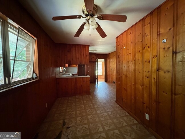 Building Photo - 6826 Mayo Dr
